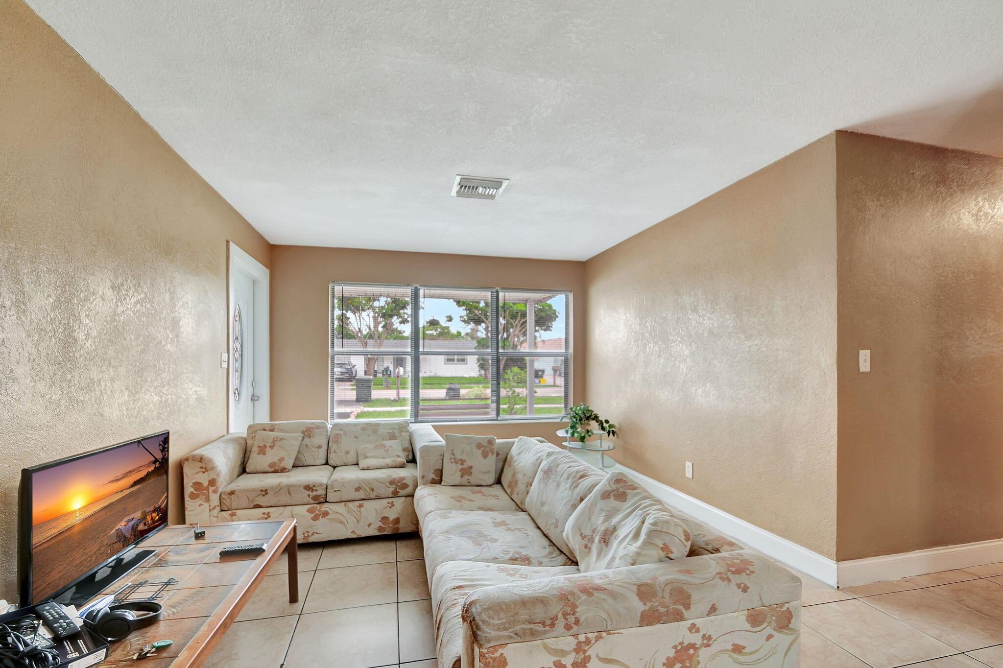 5620 S 38th Street