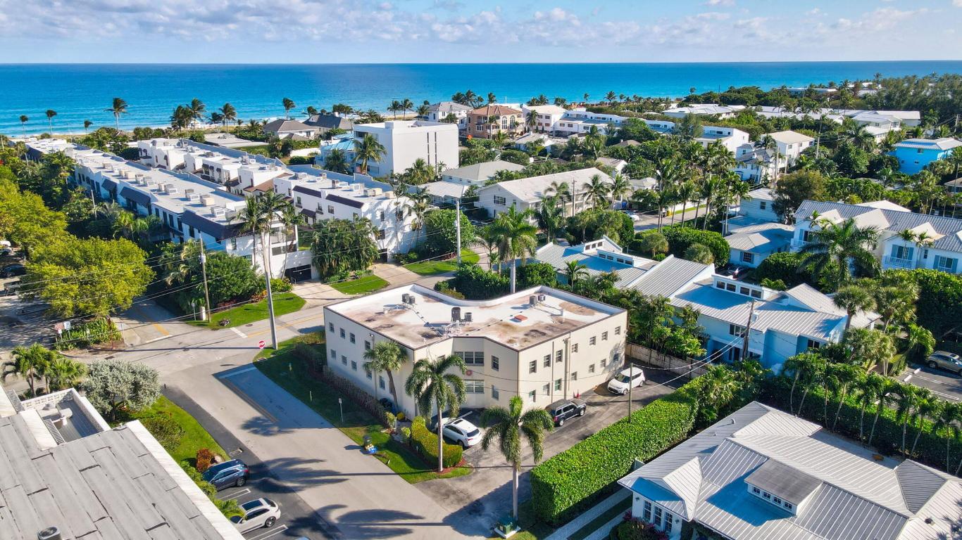 CREST CONDO - Residential