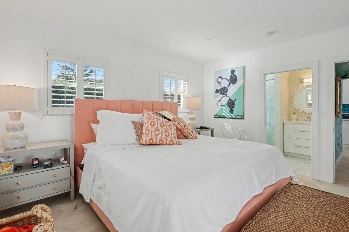 CREST CONDO - Residential