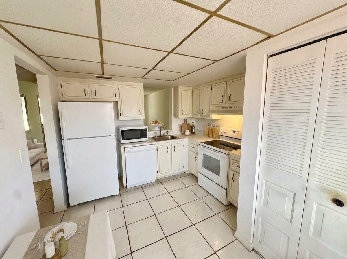 PALM SPRINGS #2 CONDO - Residential