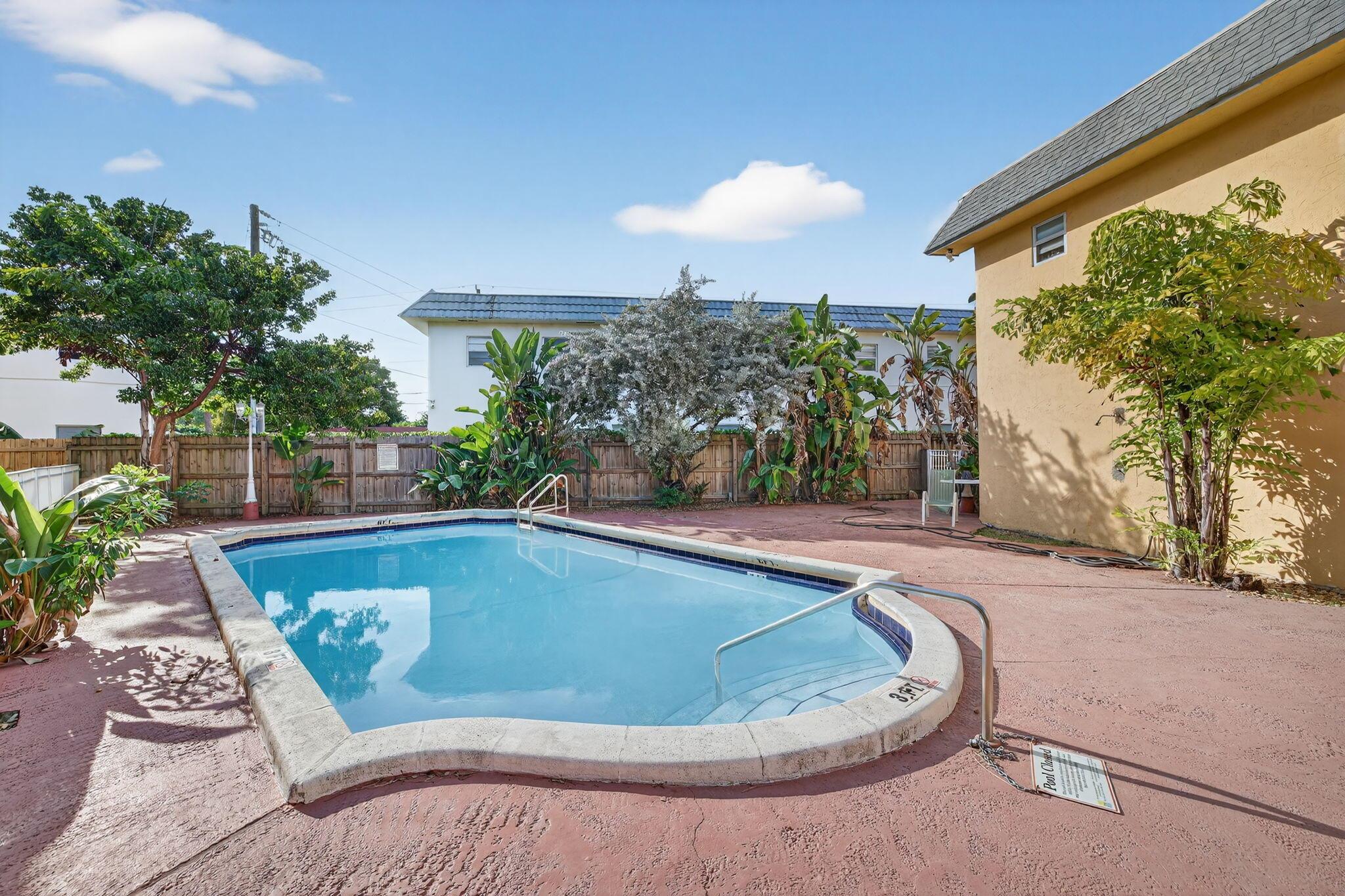 EL SOL AT MAINSTREET - Residential Lease