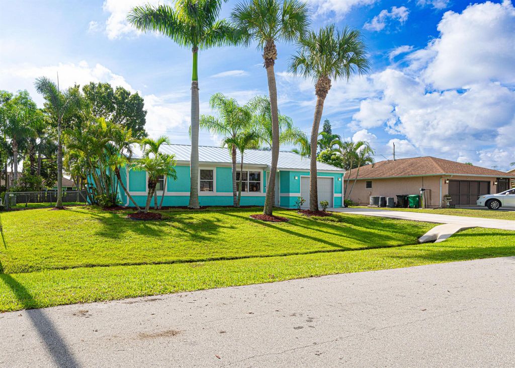 Photo of 2025 SE Mandrake Circle, Port Saint Lucie, FL 34952 (MLS # R11008135)