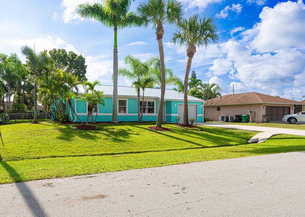 Photo of 2025 SE Mandrake Circle, Port Saint Lucie, FL 34952 (MLS # R11008135)