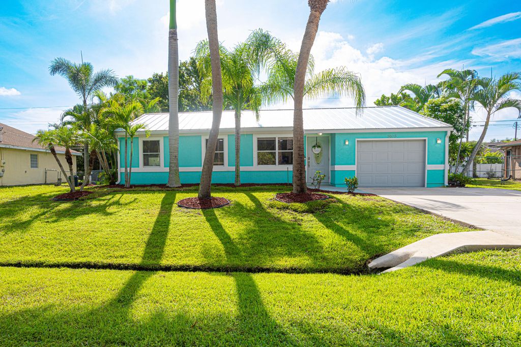 Photo of 2025 SE Mandrake Circle, Port Saint Lucie, FL 34952 (MLS # R11008135)