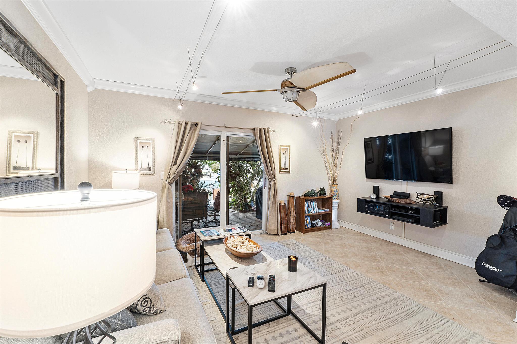 SUN HARBOUR - Residential Lease