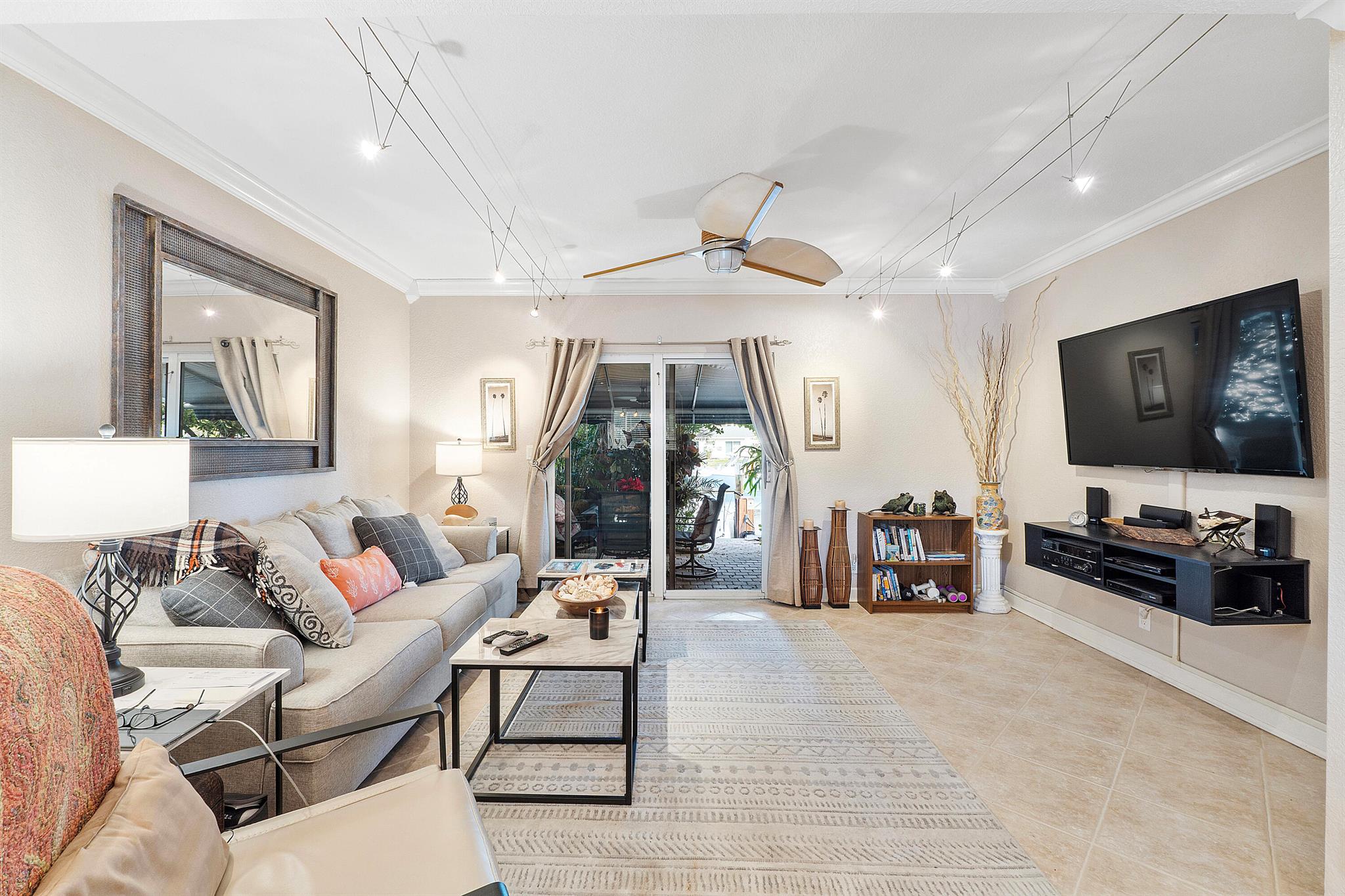 SUN HARBOUR - Residential Lease