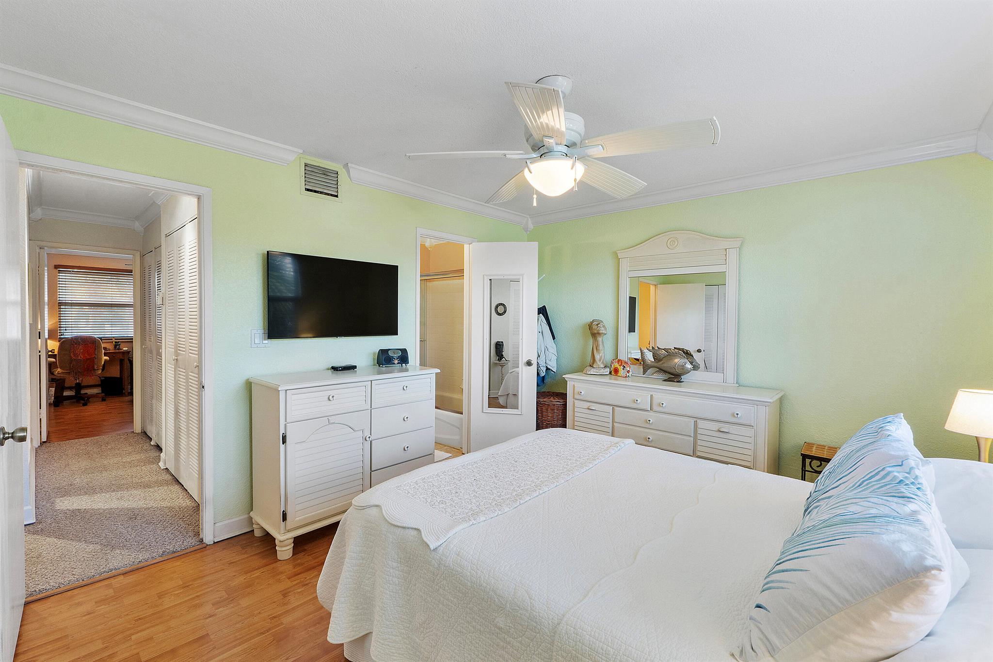 SUN HARBOUR - Residential Lease