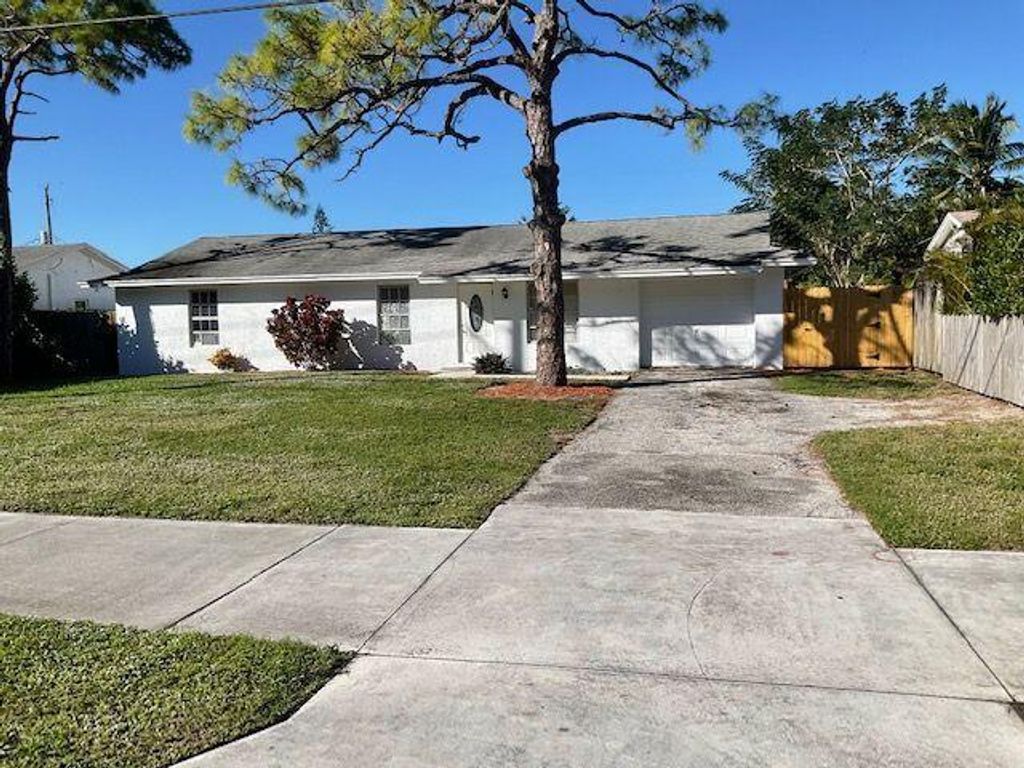 Photo of 14313 Palmwood Road, Palm Beach Gardens, FL 33410 (MLS # R10766409)