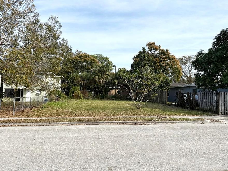 This is a great lot to hold as an investment or build a home. Conveniently located close to downtown Fort Pierce for restaurants, shopping and entertainment and  just minutes to beautiful Hutchinson Island beaches. This lot is ready and waiting to see what your can do with it.