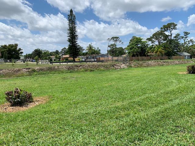 CRESTHAVEN VILLAS NO 17 COND DECL IN - Residential Lease