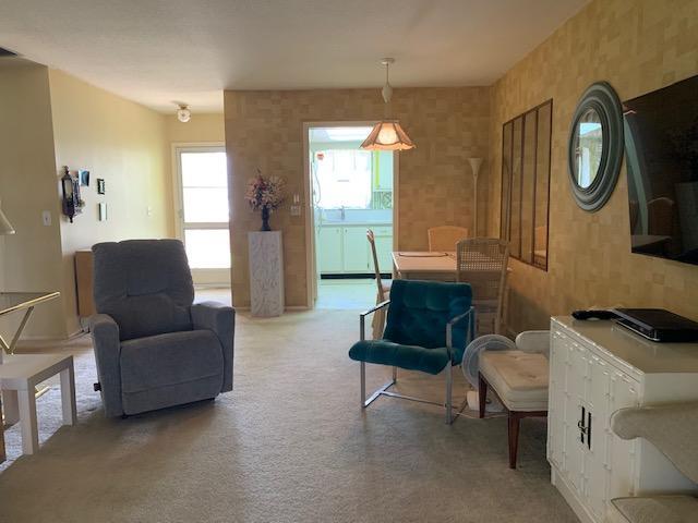 CRESTHAVEN VILLAS NO 17 COND DECL IN - Residential Lease