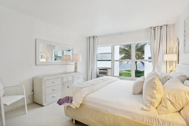 HILLSBORO MILE OCEAN APTS SEC 2 - Residential