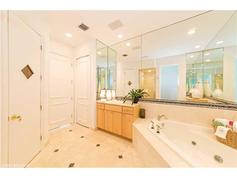 LAS OLAS ISLES - Residential