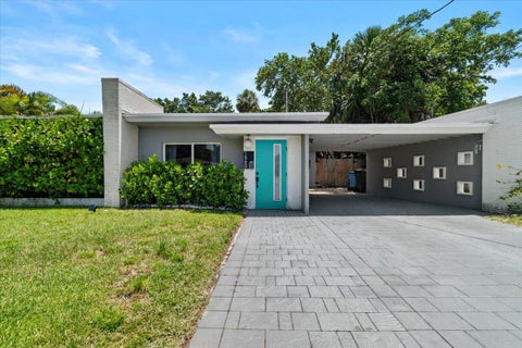 Photo of 1560 NE 32ND Street, Oakland Park, FL 33334 (MLS # B26055341)