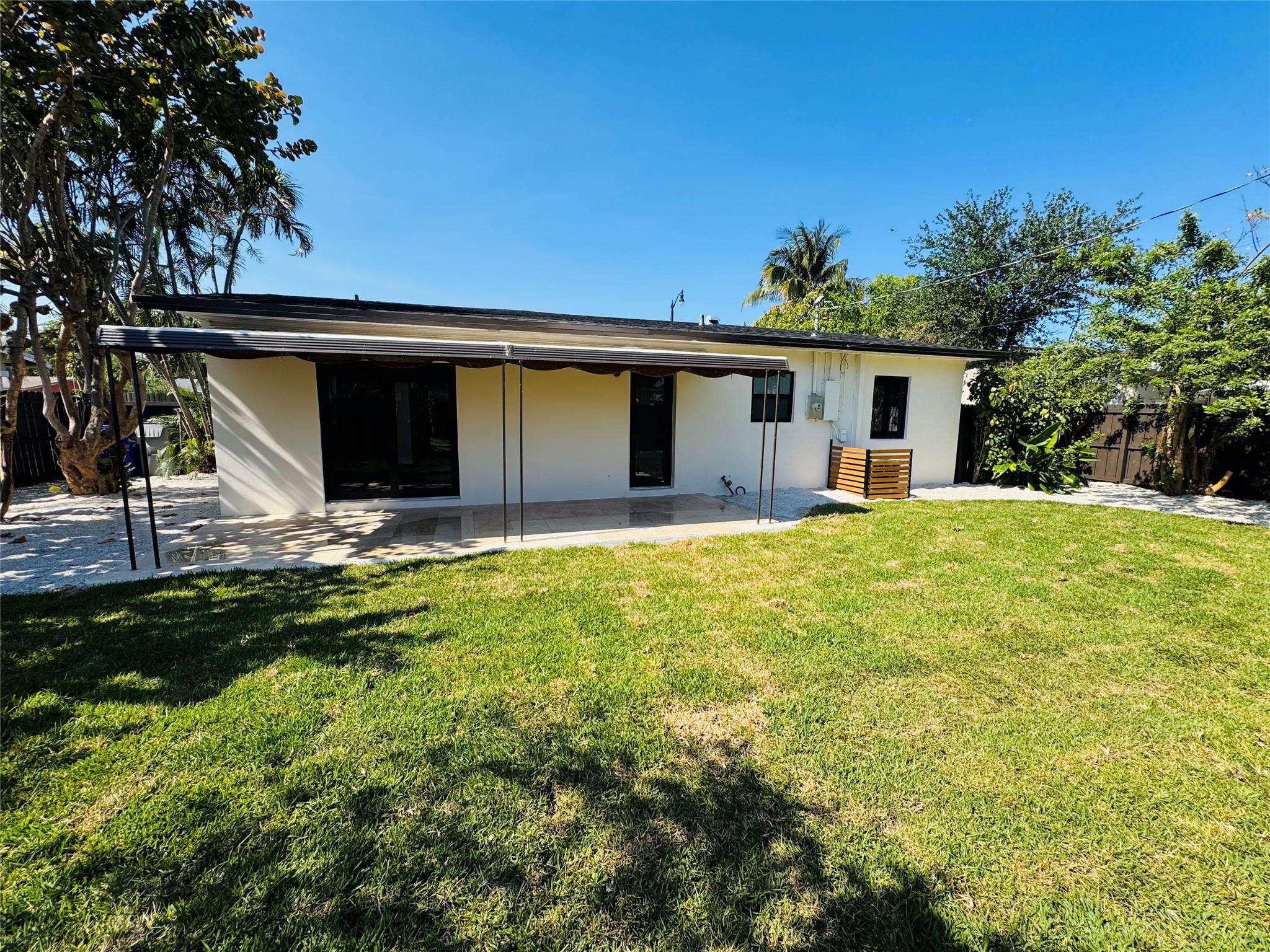 1472 NE 30TH Court