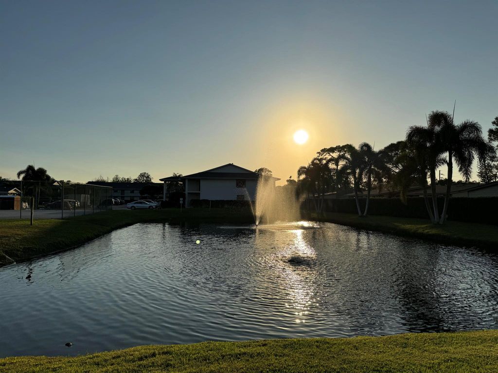 Photo of 1271 SE Parkview Place #5, Stuart, FL 34994 (MLS # R10971545)