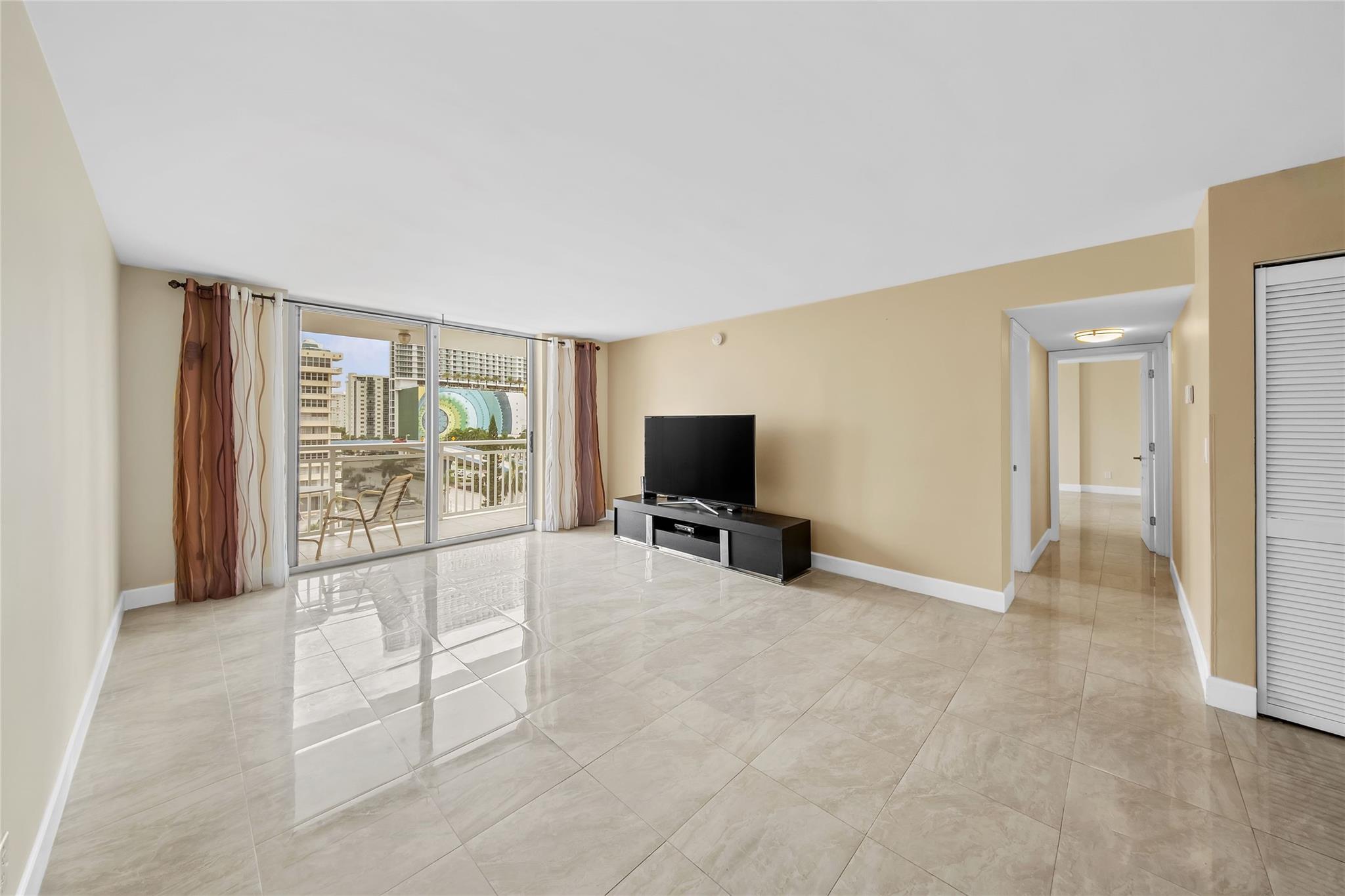 Plaza Towers South Condo - Residential