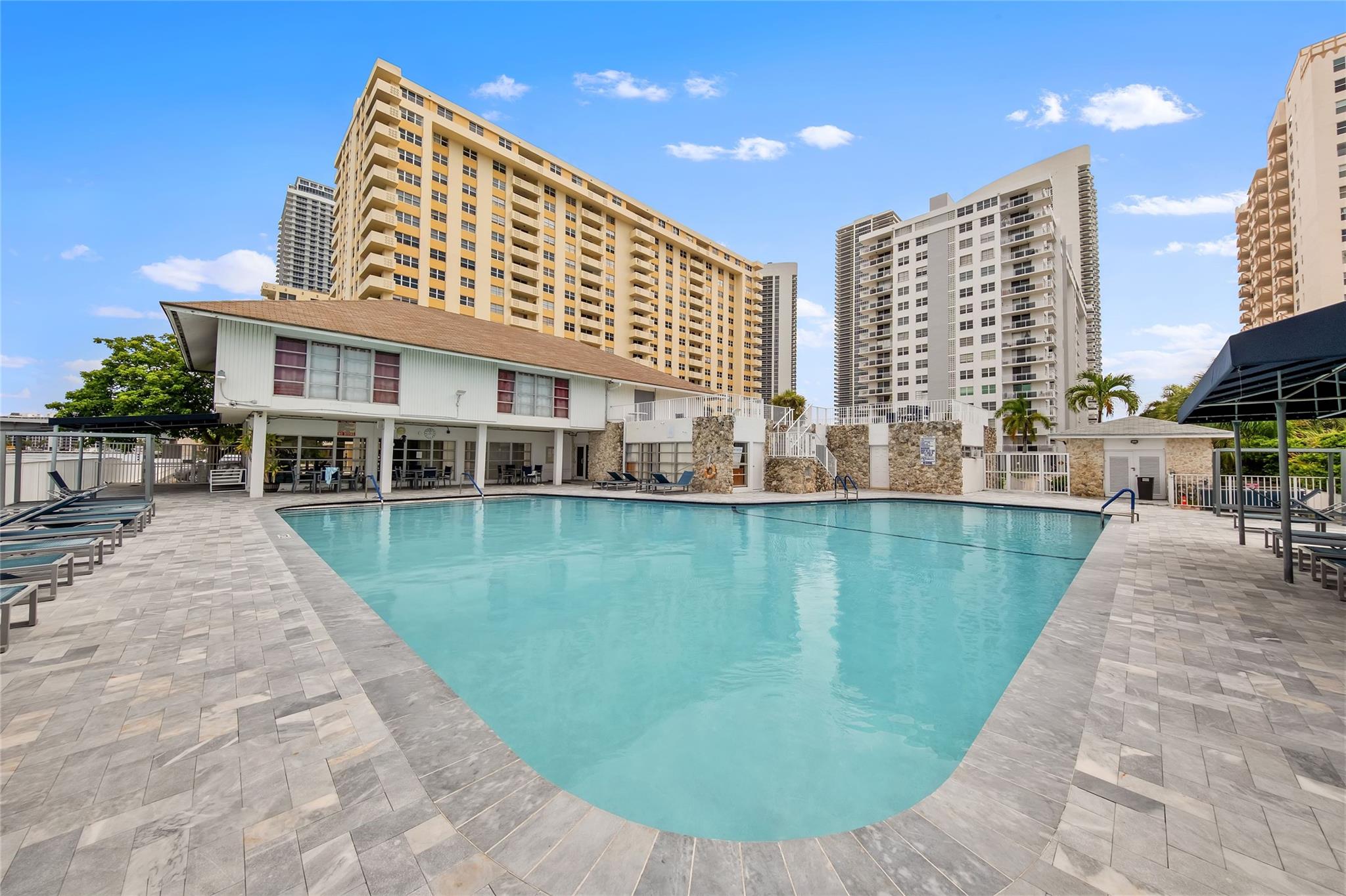 Plaza Towers South Condo - Residential