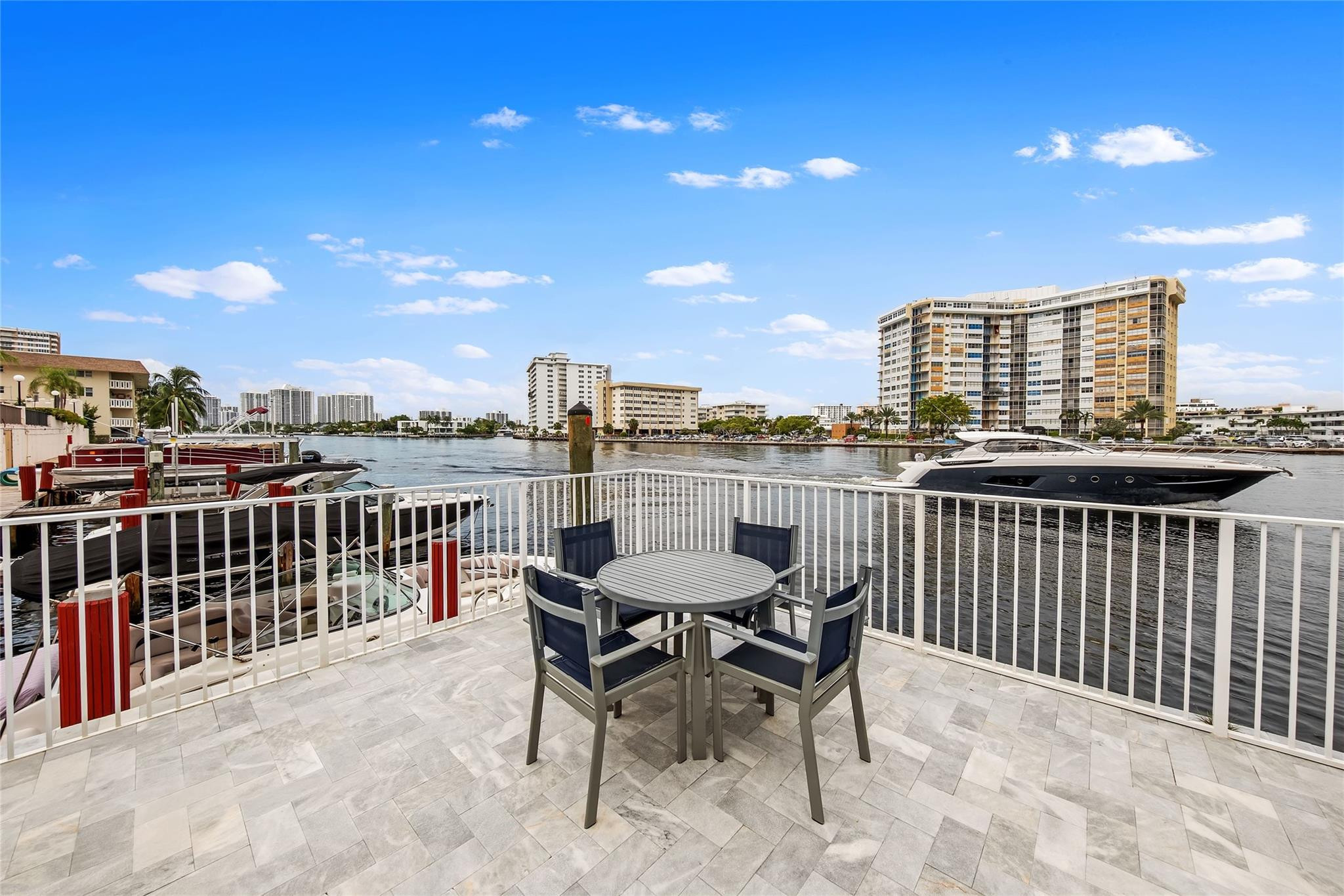 Plaza Towers South Condo - Residential