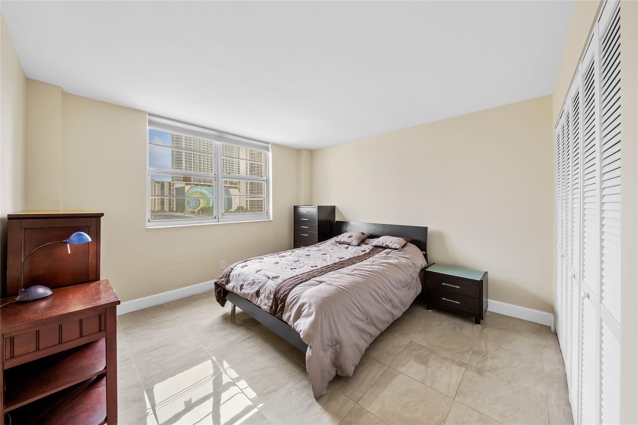 Plaza Towers South Condo - Residential