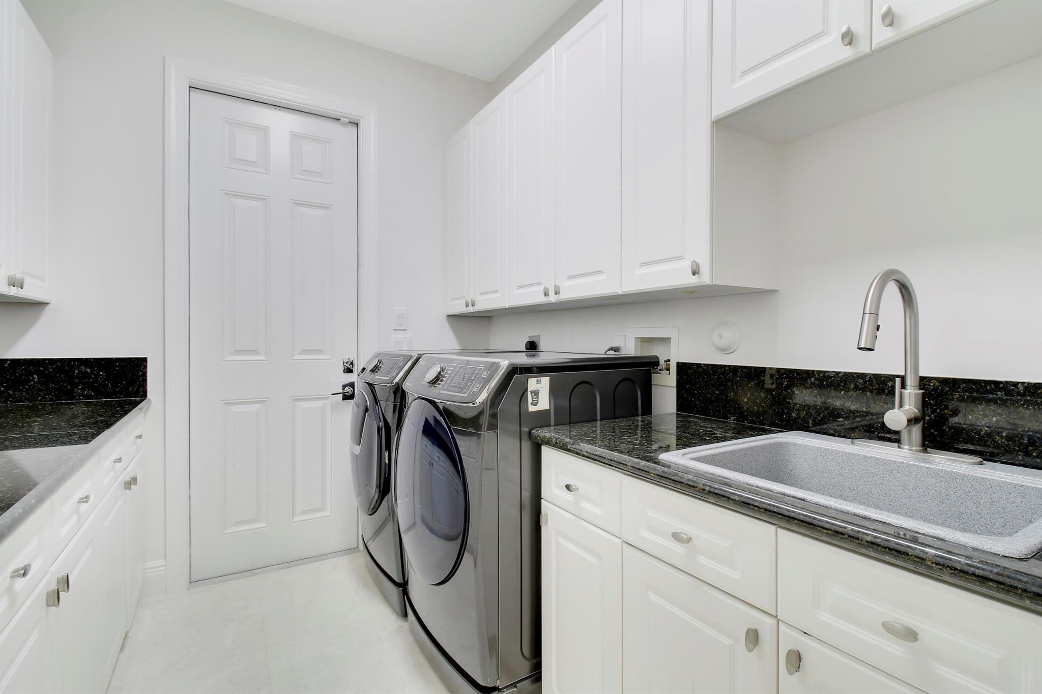 WELLINGTON AERO CLUB OF T - Residential