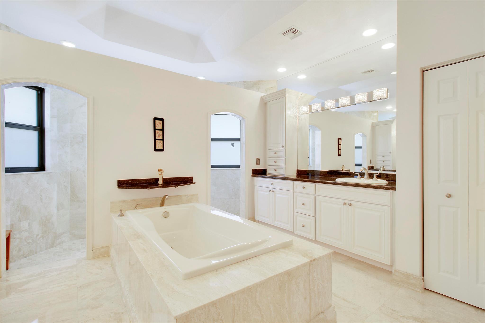 WELLINGTON AERO CLUB OF T - Residential