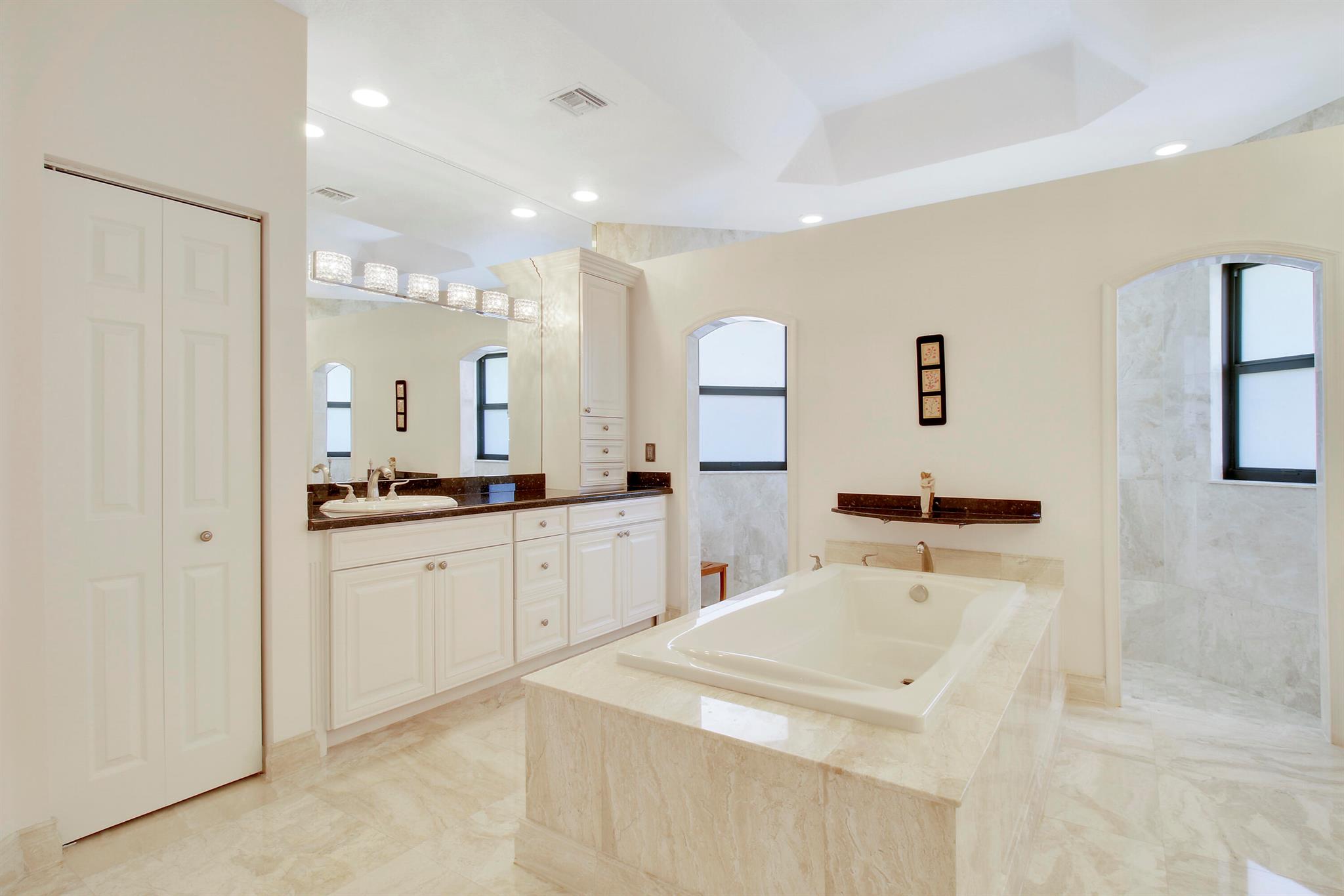 WELLINGTON AERO CLUB OF T - Residential