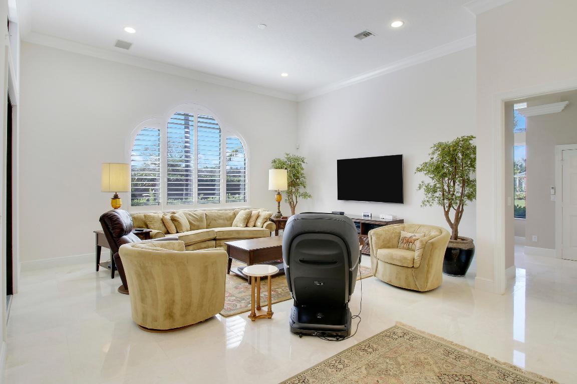 WELLINGTON AERO CLUB OF THE LANDINGS AT WELLINGTON - Residential