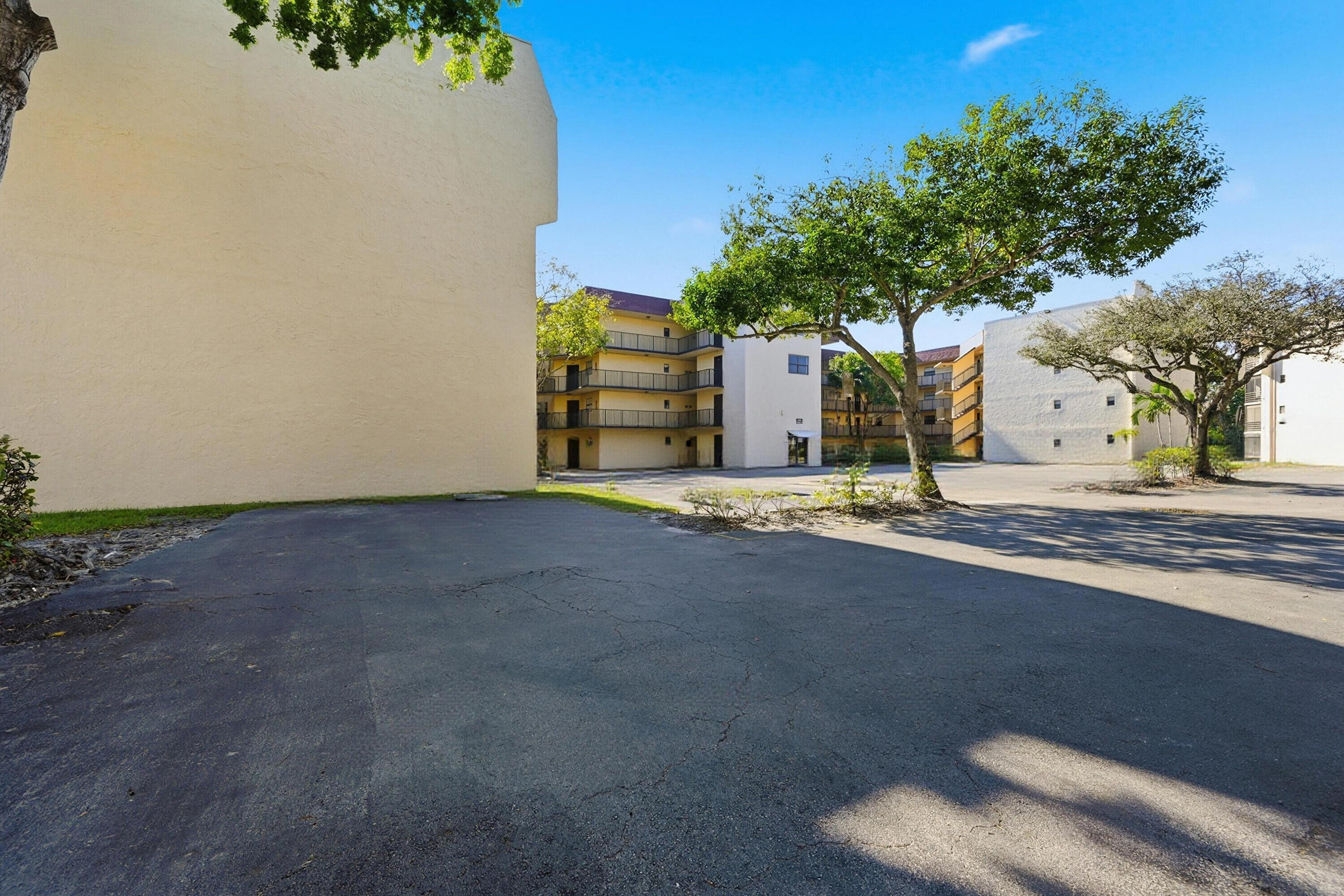 PLANTATION CLUB A CONDO - Residential