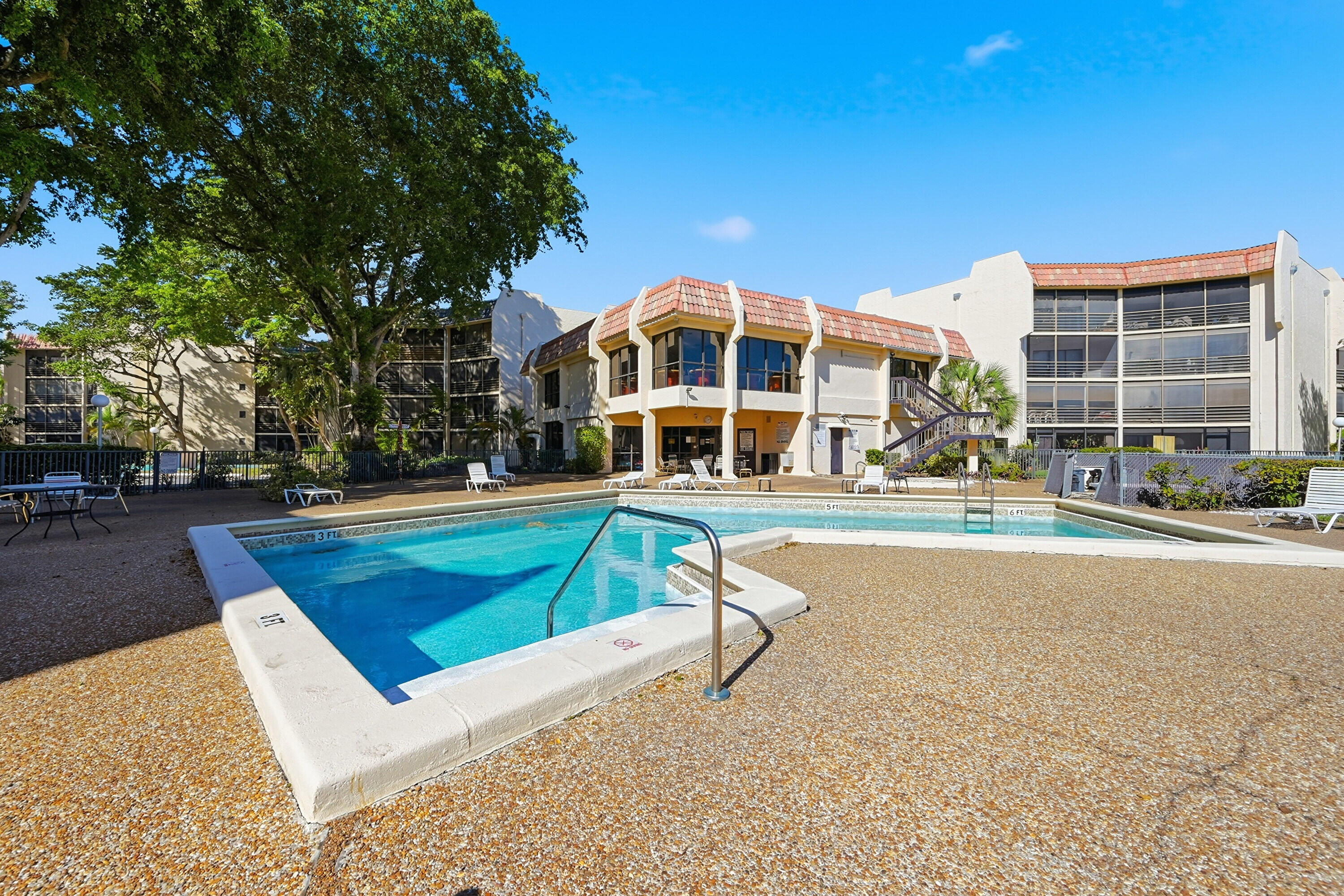 PLANTATION CLUB A CONDO - Residential