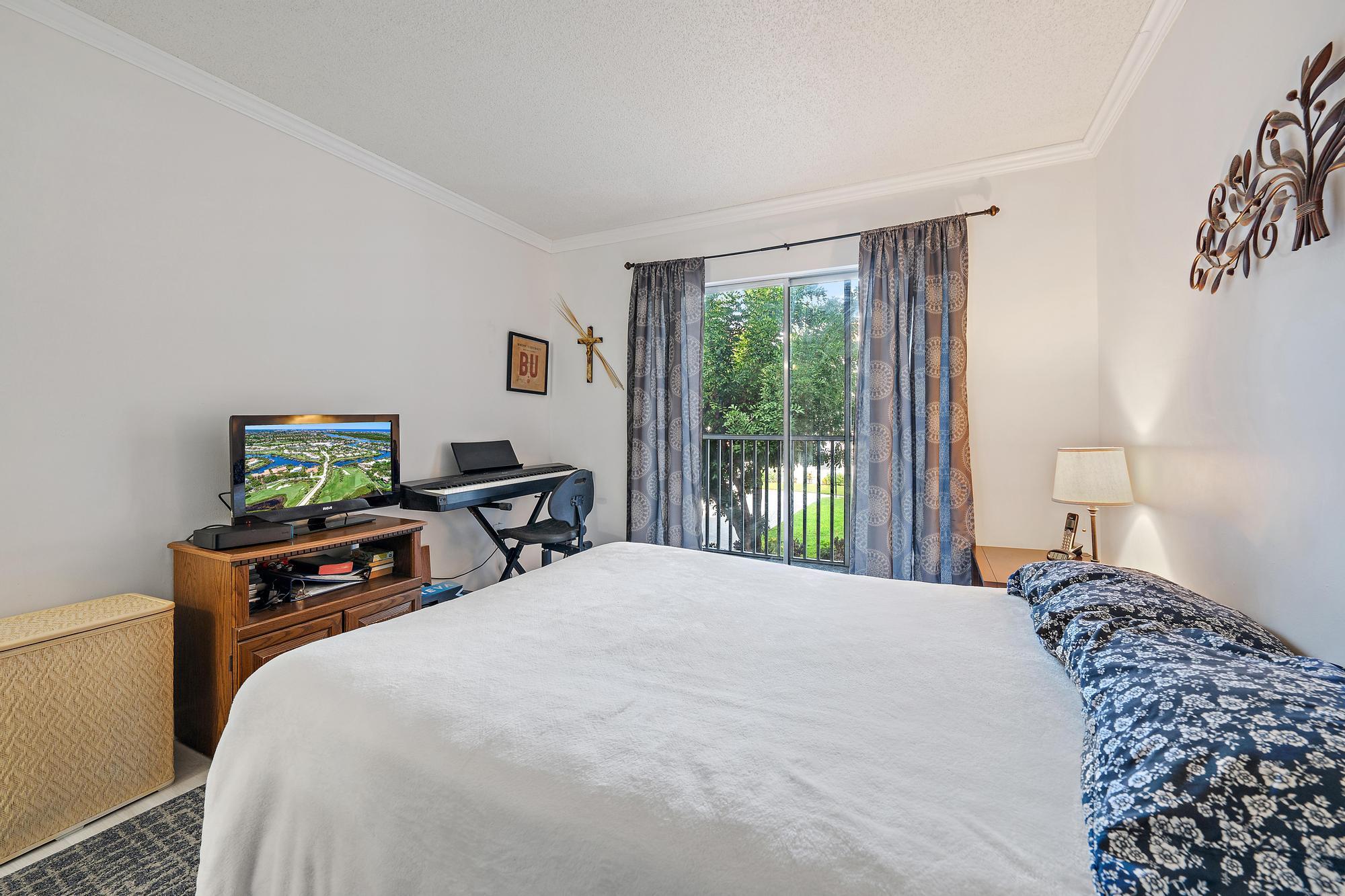 PALM LAKE 1 CONDO - Residential