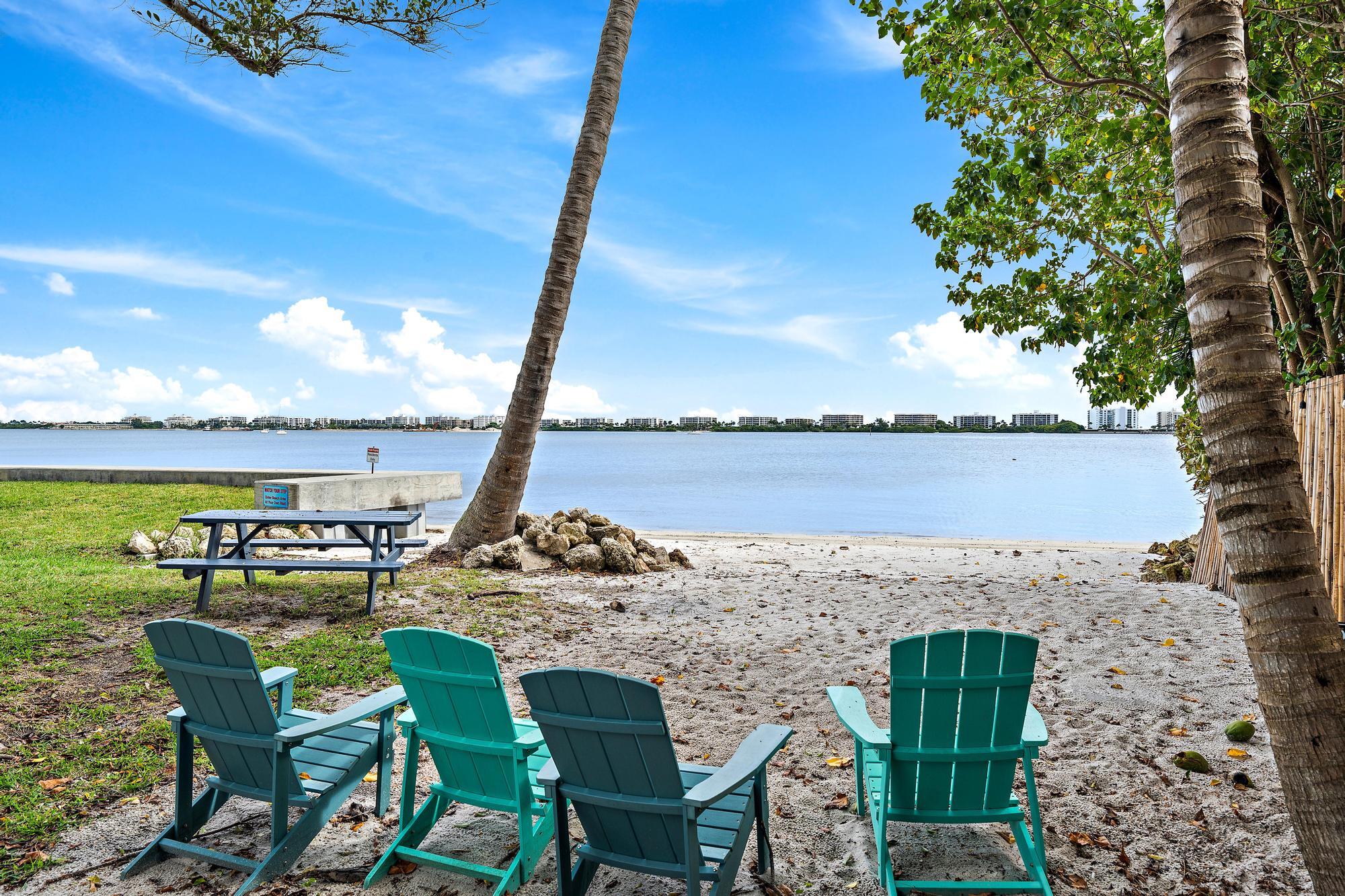 PALM LAKE 1 CONDO - Residential