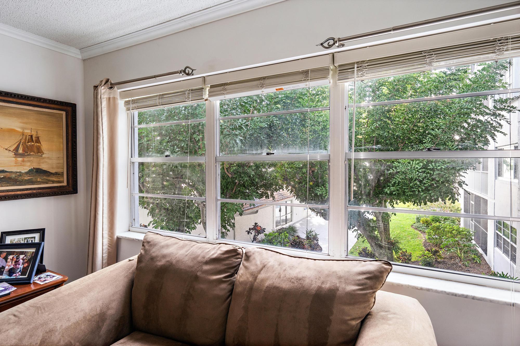 PALM LAKE 1 CONDO - Residential