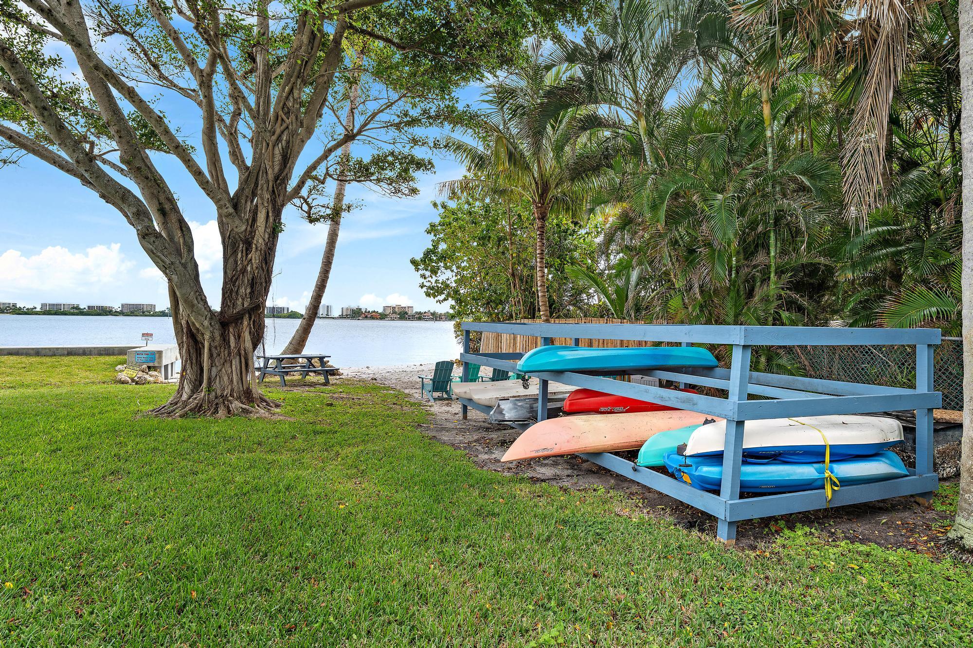 PALM LAKE 1 CONDO - Residential