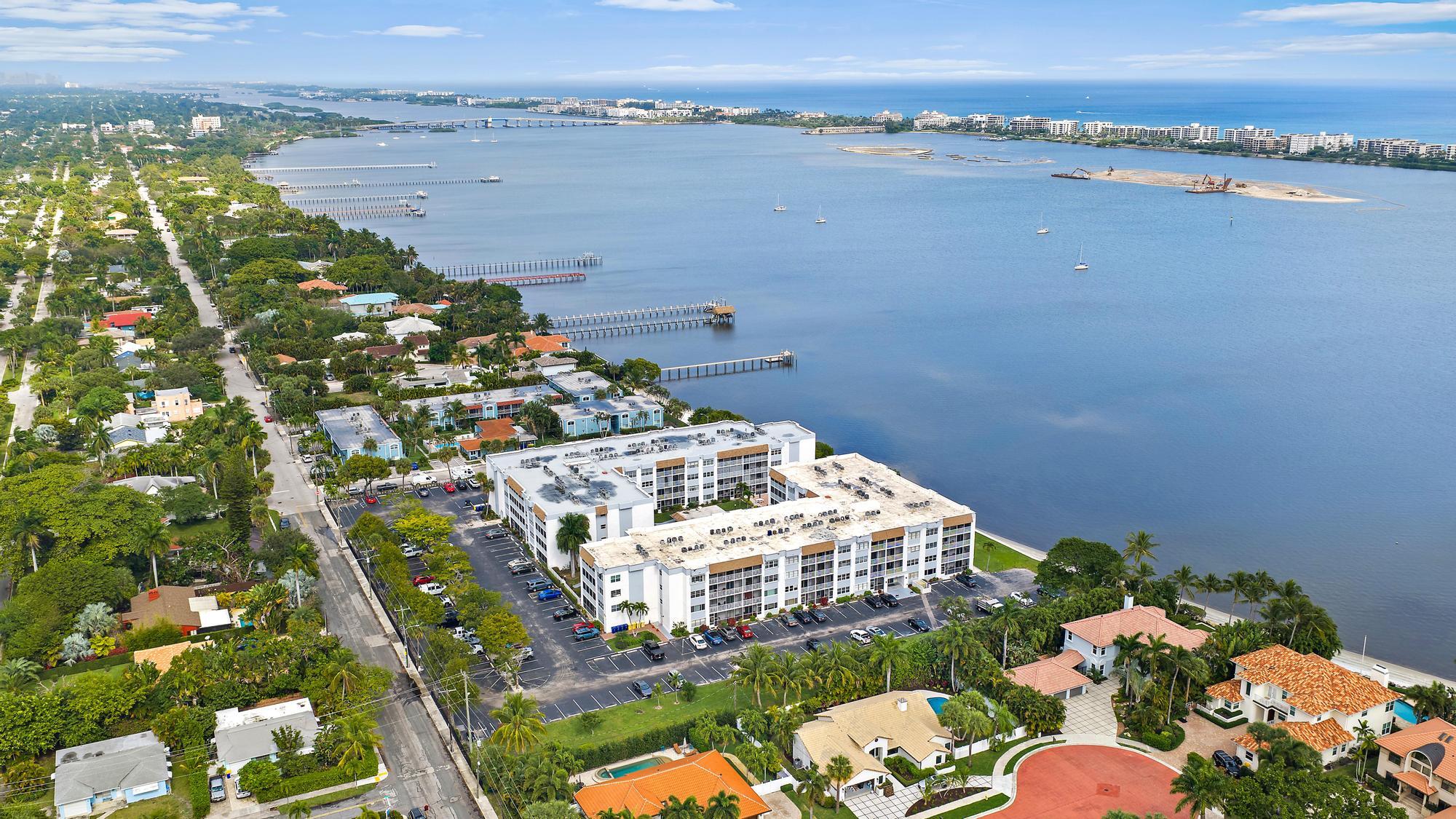 PALM LAKE 1 CONDO - Residential