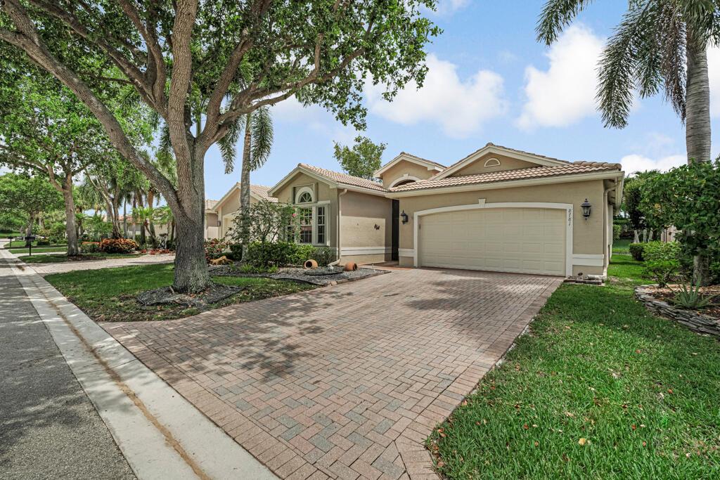 8781 Laguna Royale Point