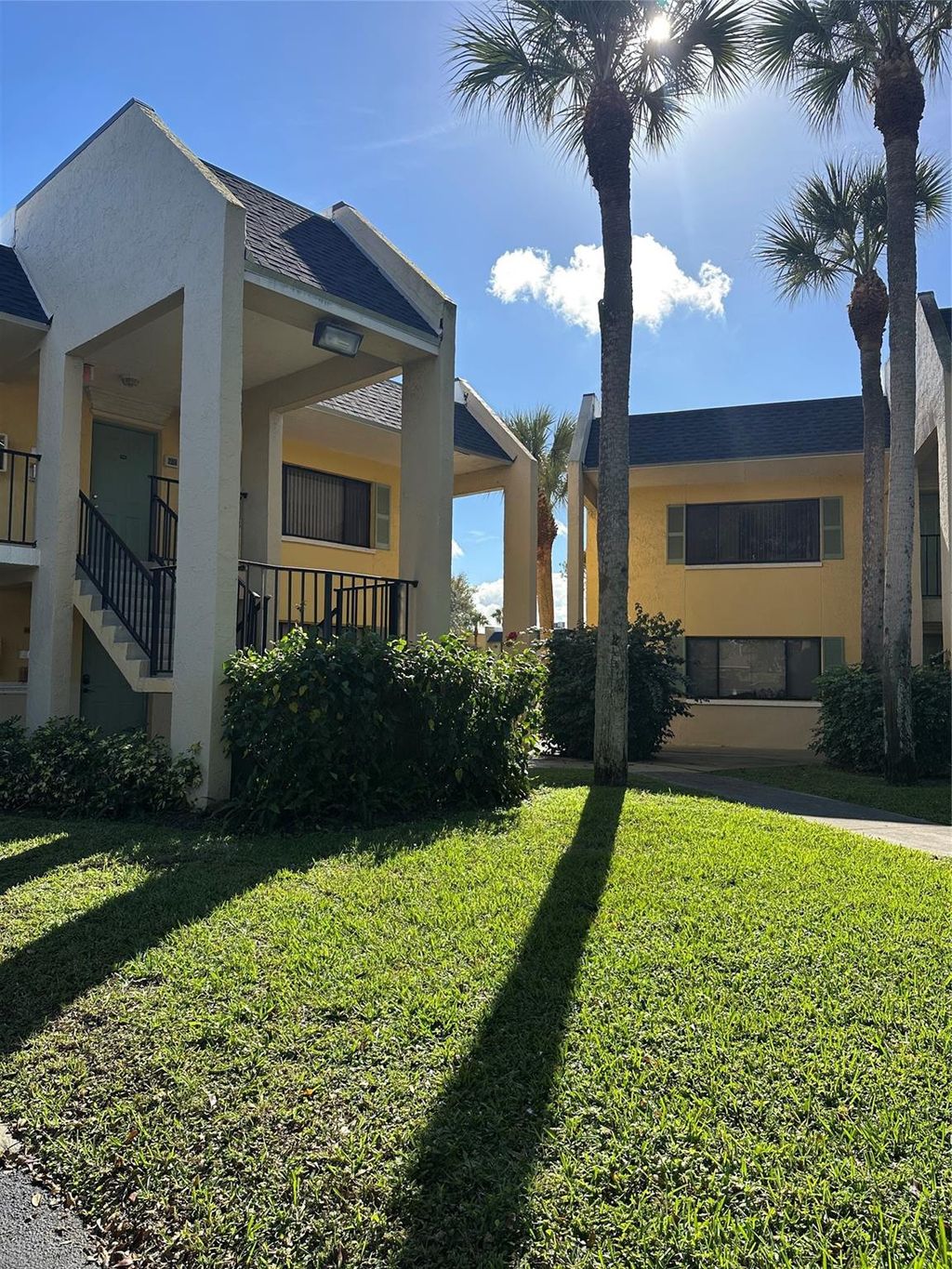 Photo of 720 Meadows Circle #720, Boynton Beach, FL 33436 (MLS # F10544215)