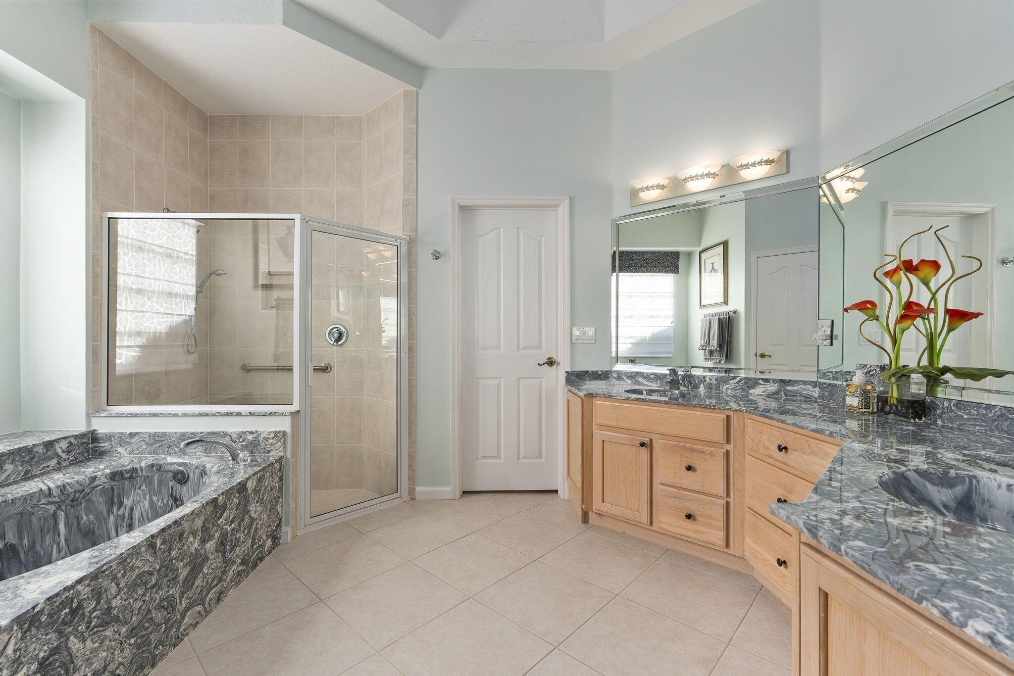 JENSEN BEACH COUNTRY CLUB - Residential