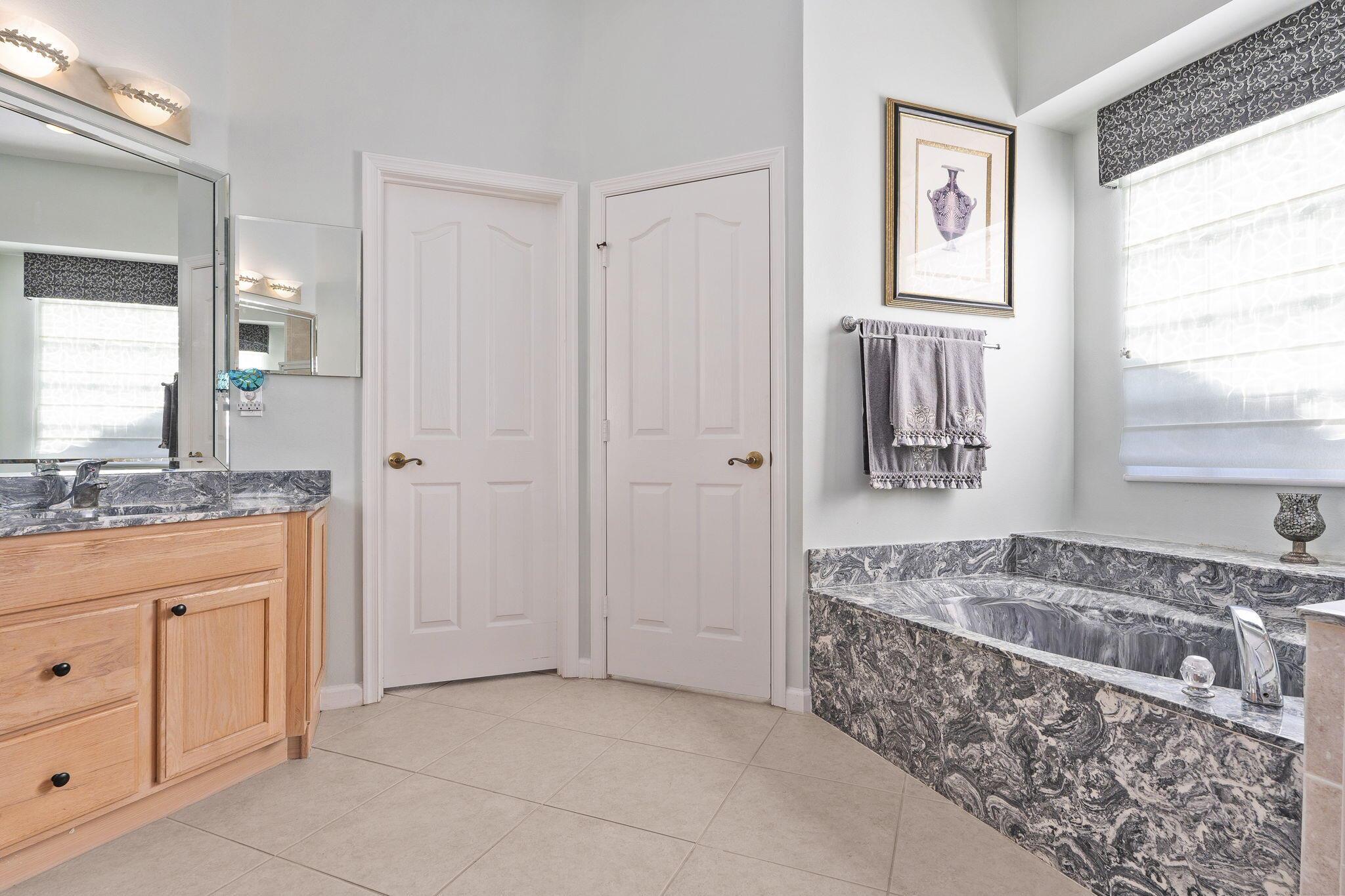 JENSEN BEACH COUNTRY CLUB - Residential