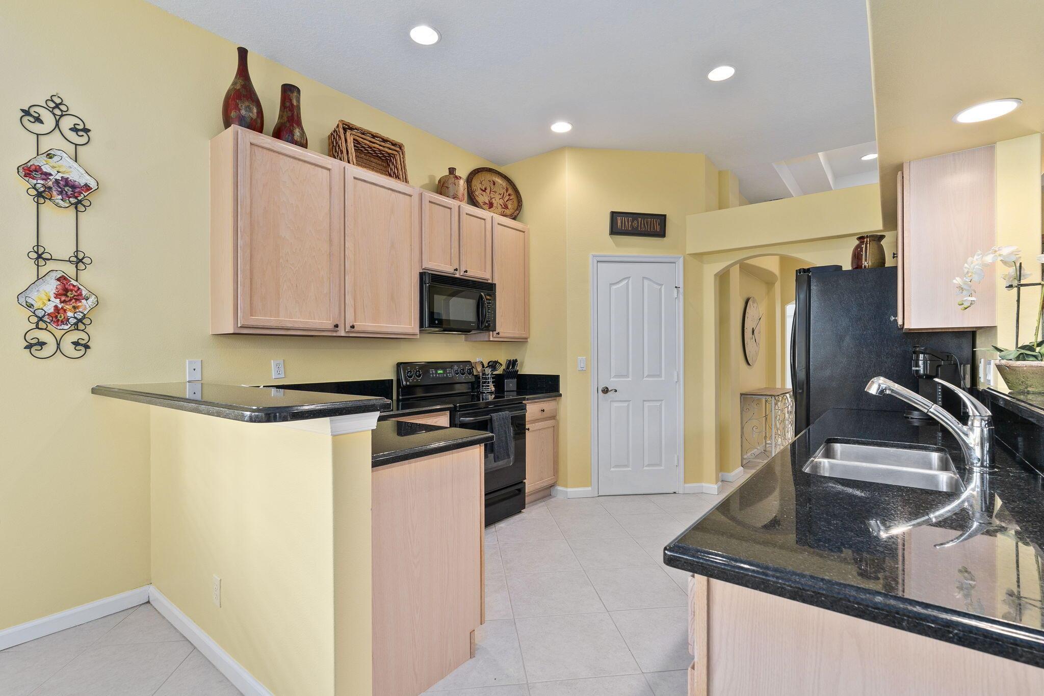 JENSEN BEACH COUNTRY CLUB - Residential