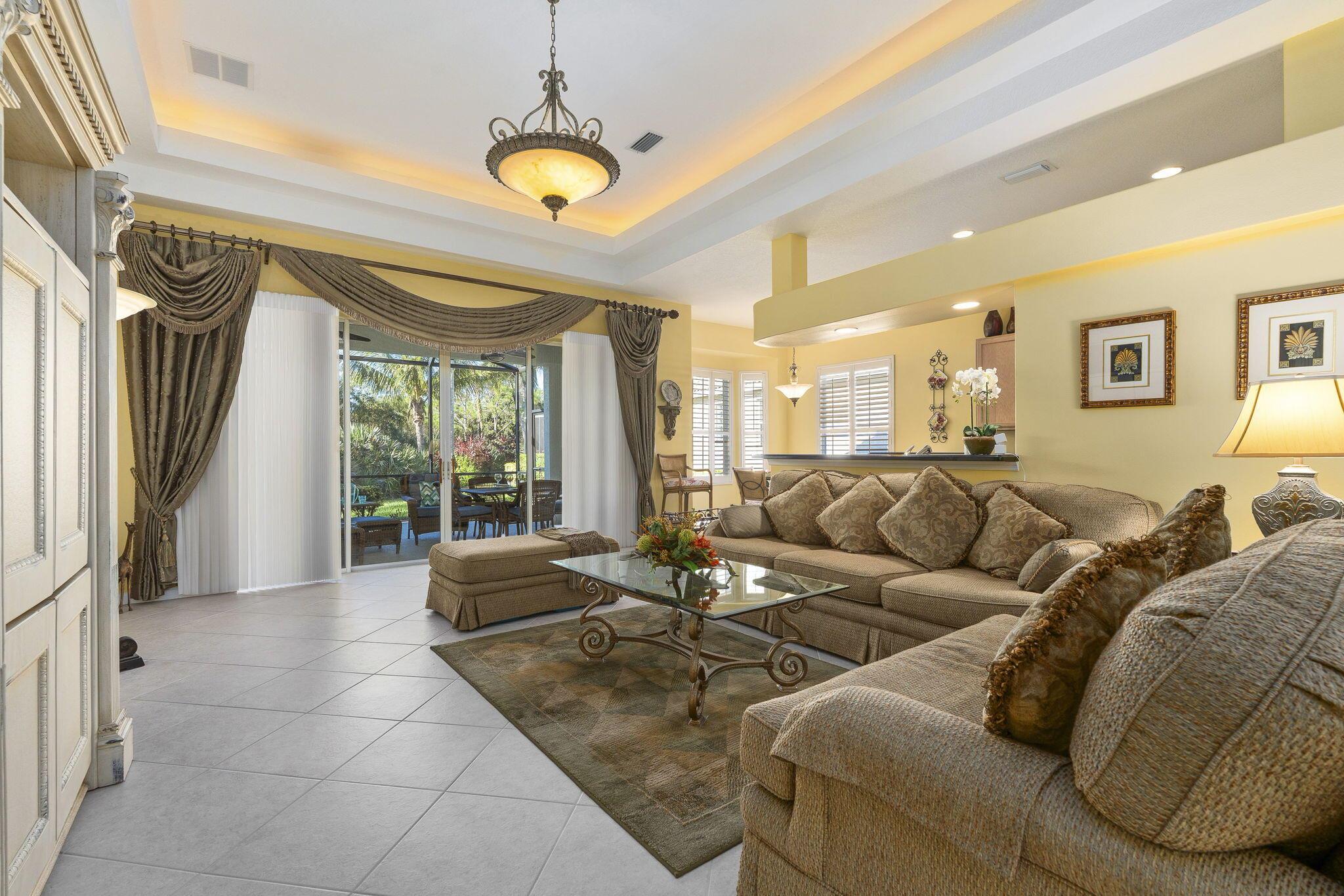JENSEN BEACH COUNTRY CLUB - Residential