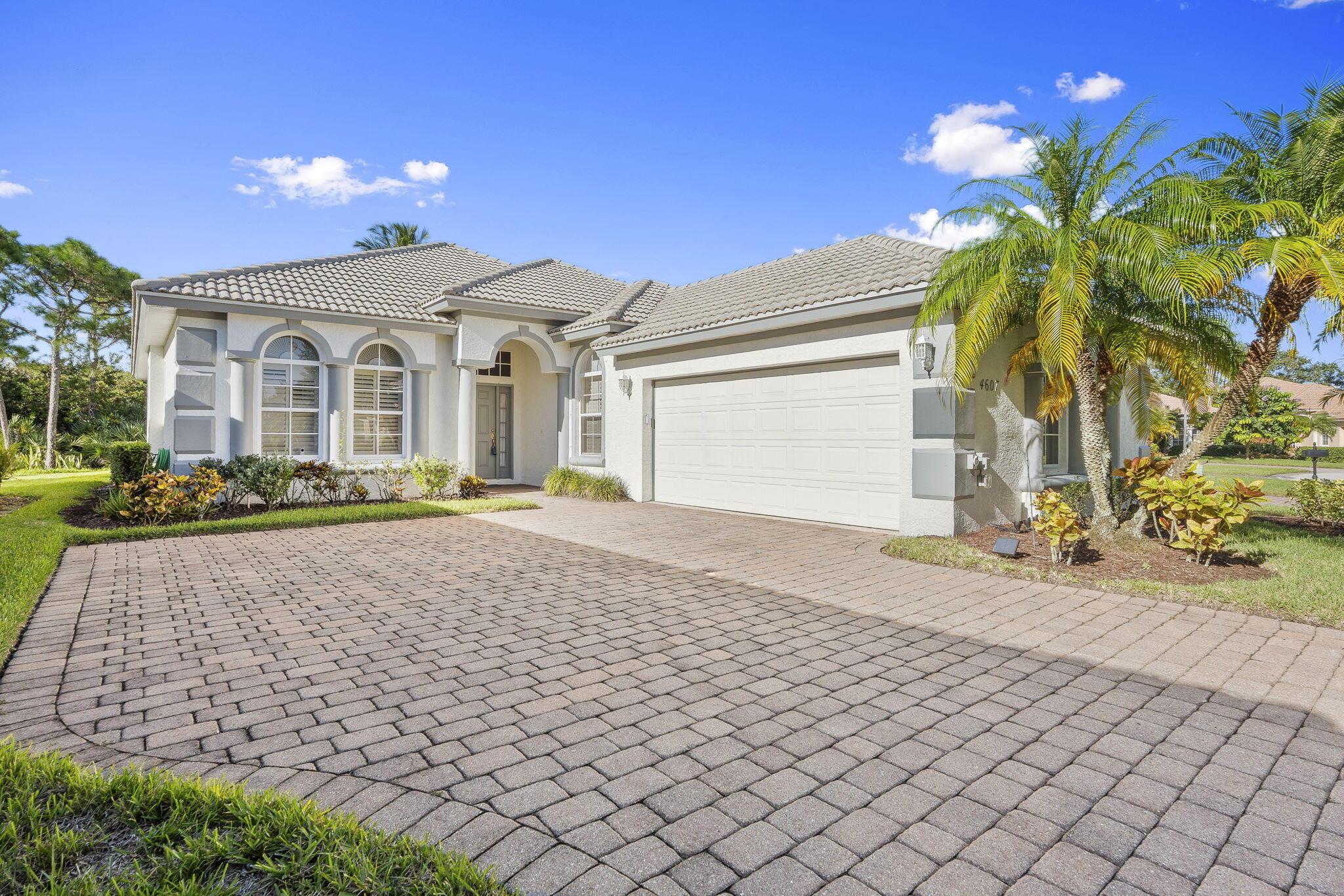 4607 NW Red Bay Circle