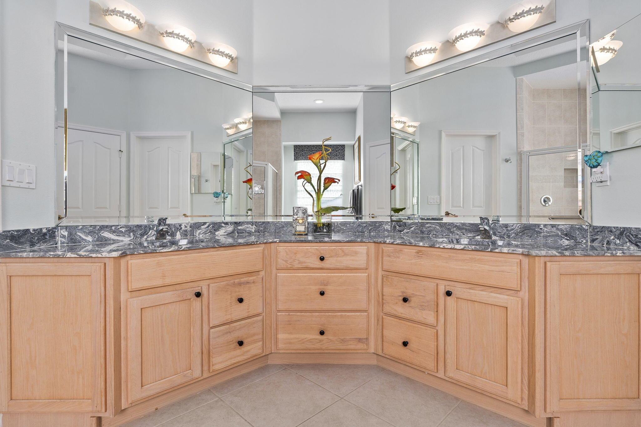 JENSEN BEACH COUNTRY CLUB - Residential
