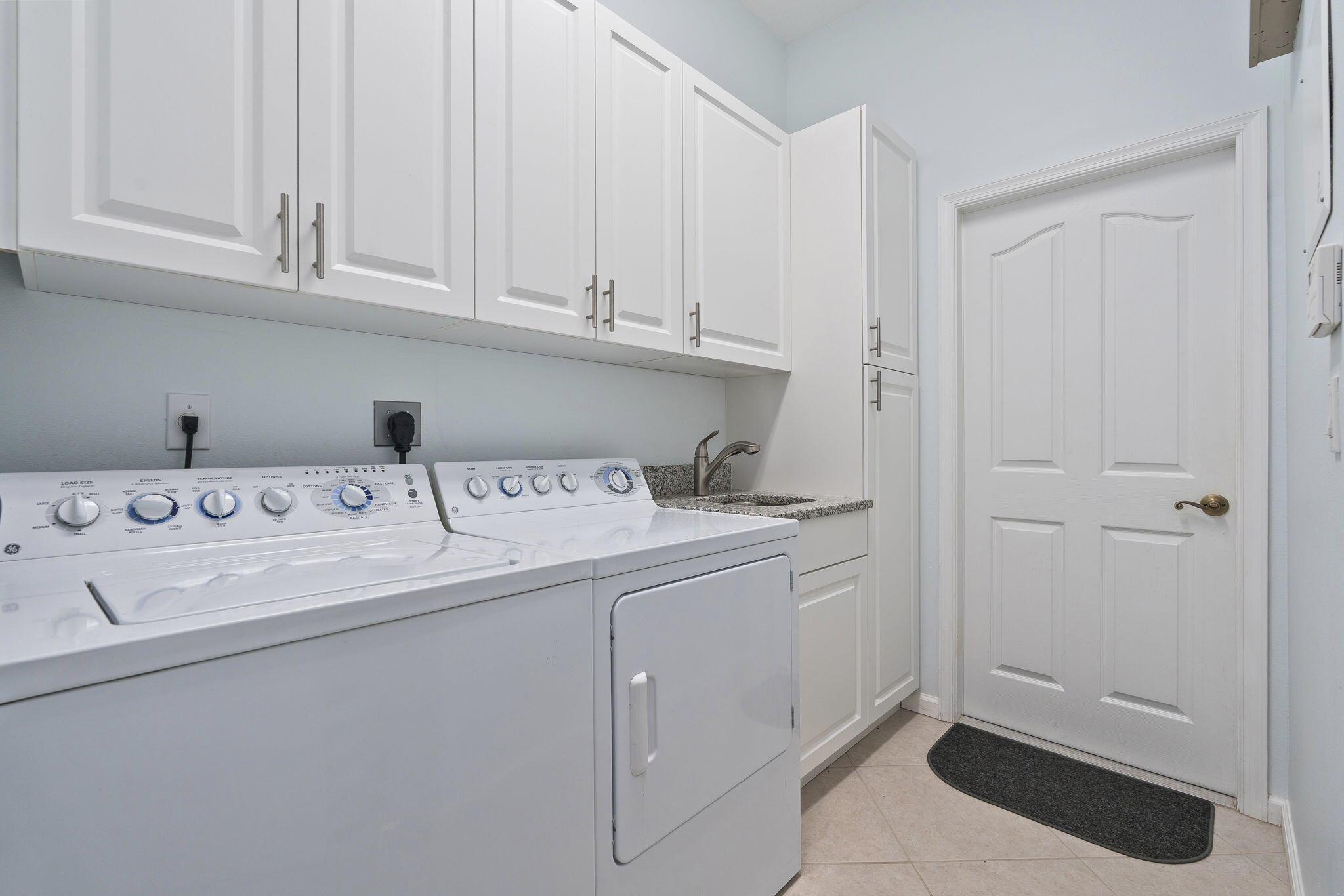 JENSEN BEACH COUNTRY CLUB - Residential