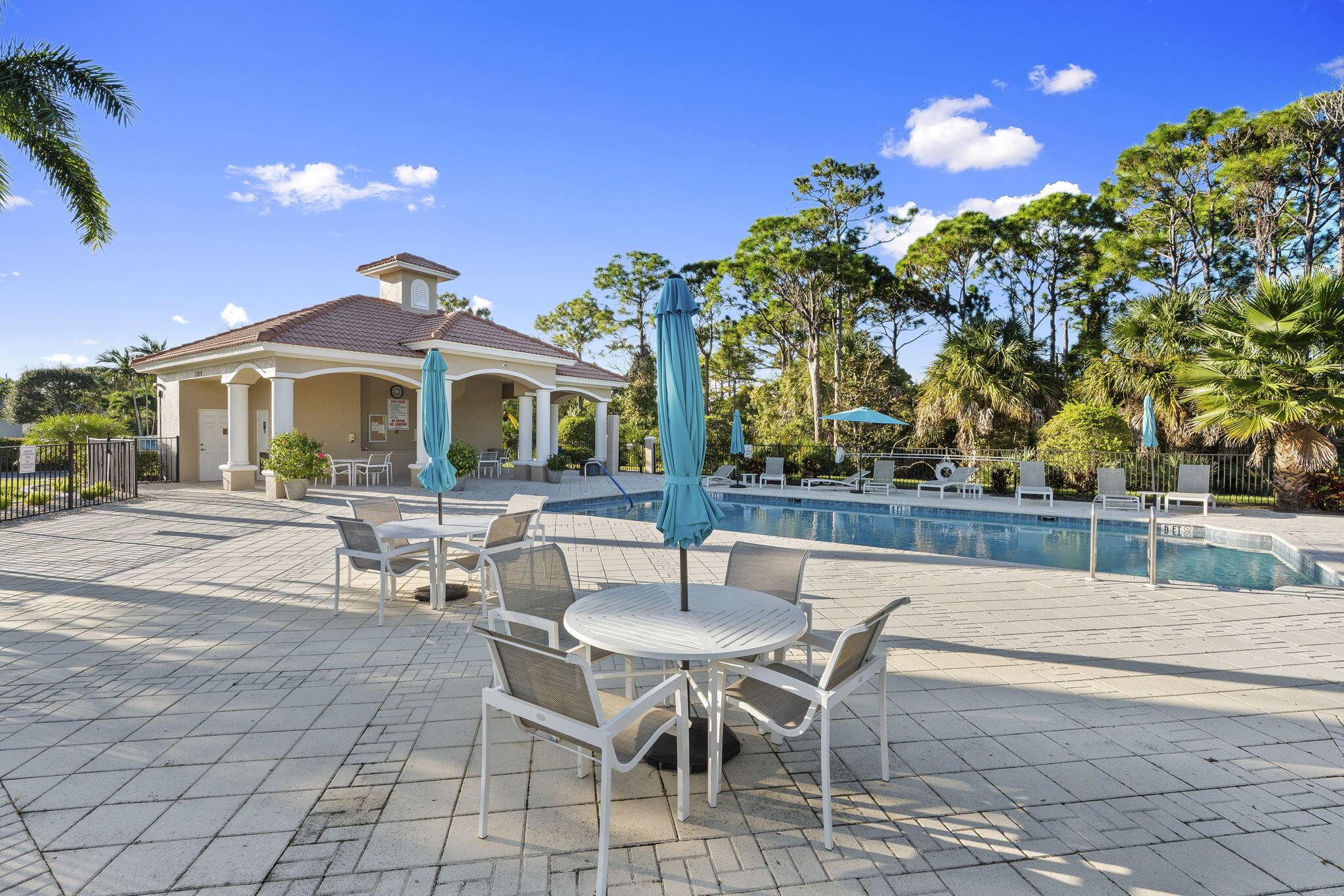 JENSEN BEACH COUNTRY CLUB - Residential