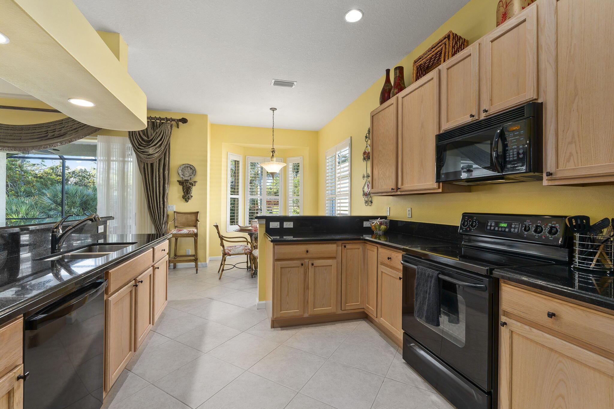 JENSEN BEACH COUNTRY CLUB - Residential
