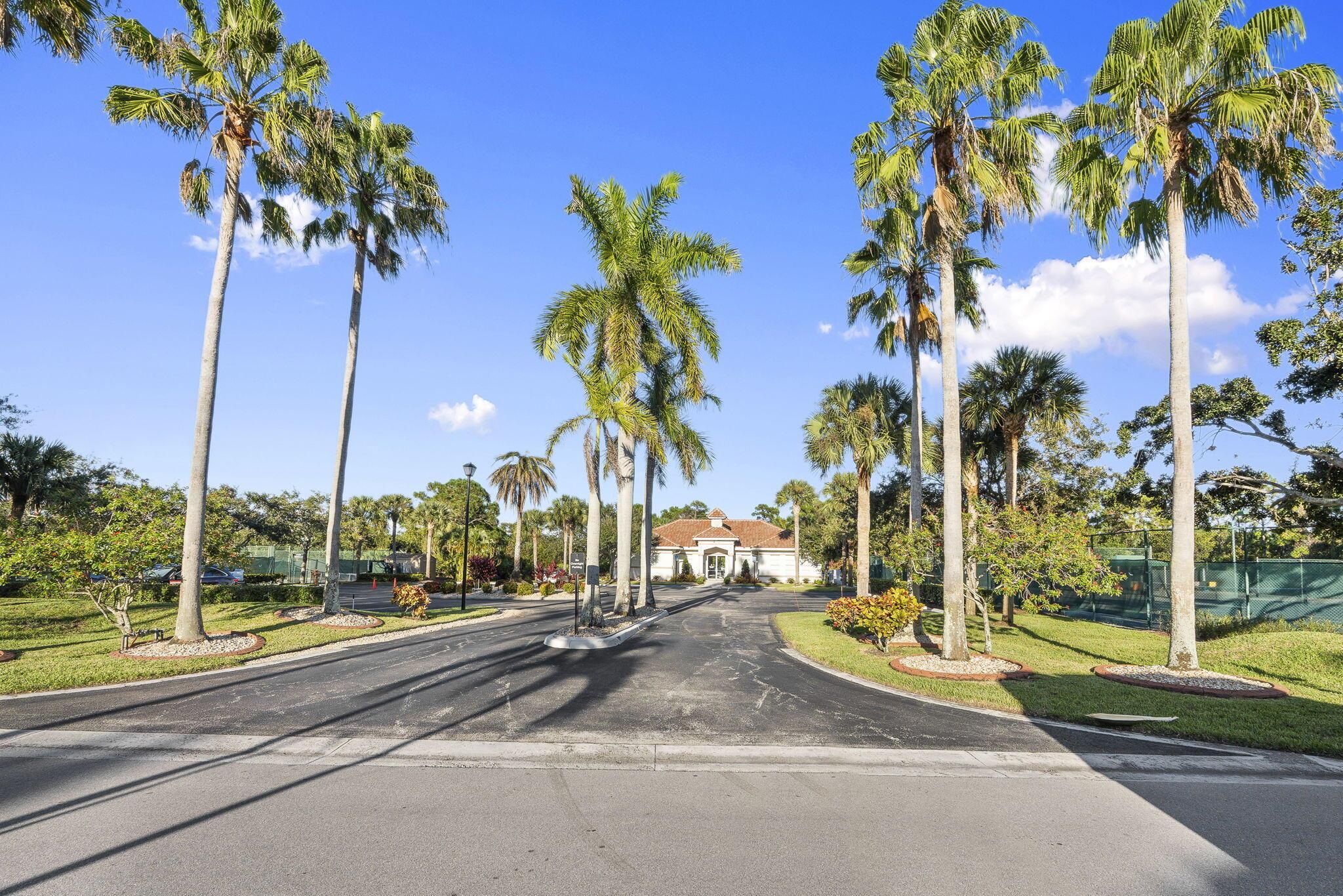 JENSEN BEACH COUNTRY CLUB - Residential