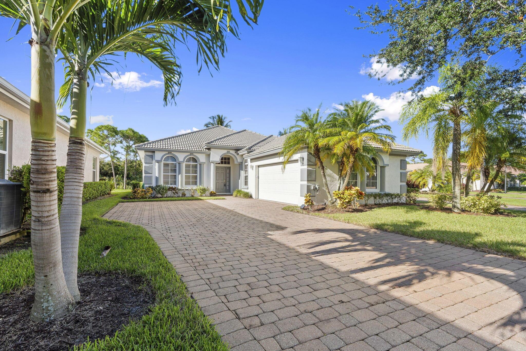 4607 NW Red Bay Circle