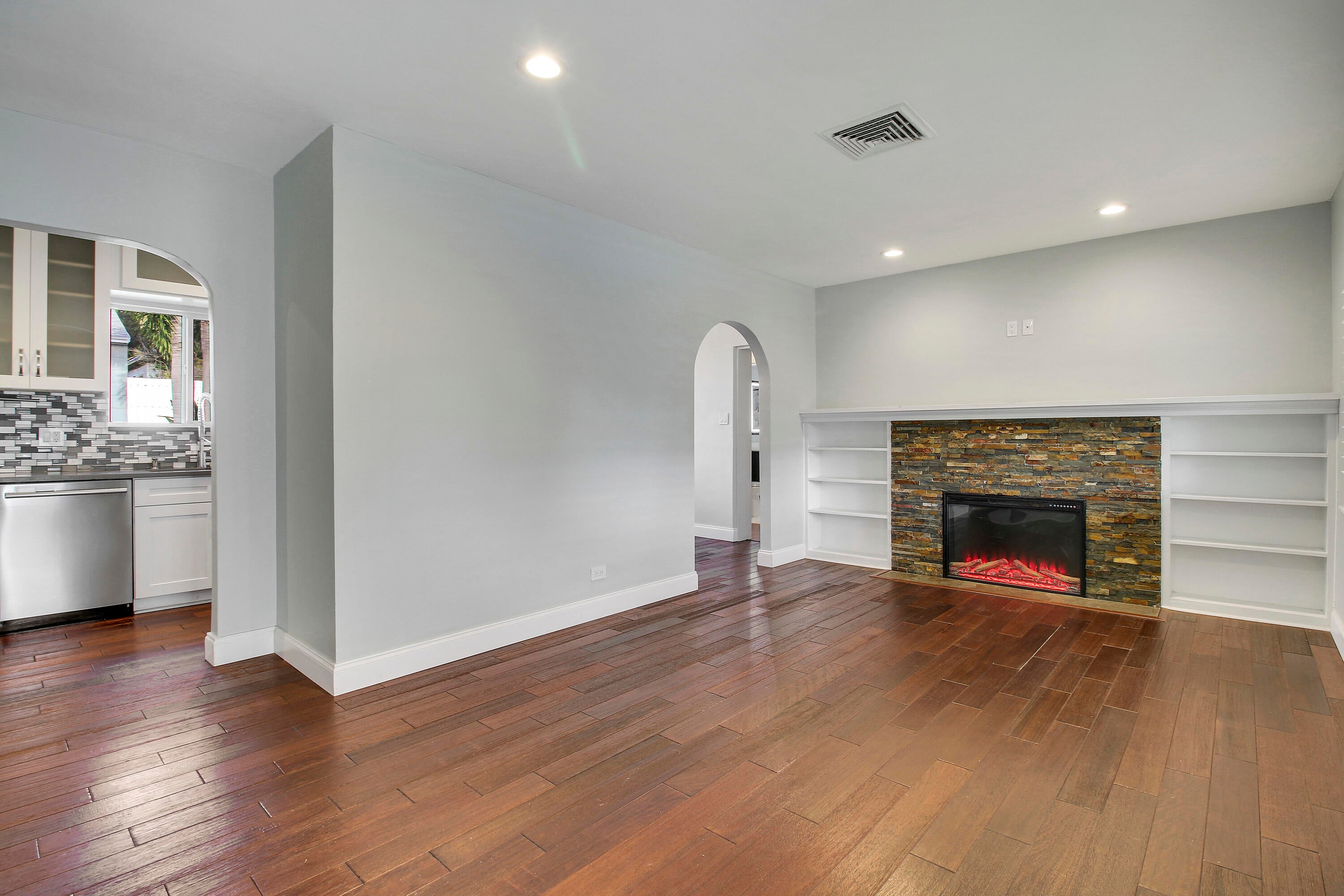 View photos, virtual tours, details... 1111 N B Street