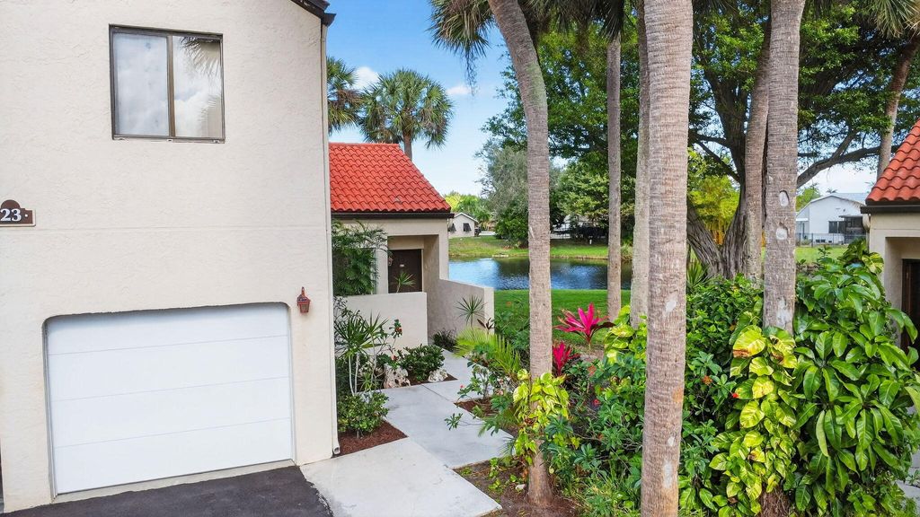 Photo of 23 Via De Casas Sur #105, Boynton Beach, FL 33426 (MLS # R11157769)